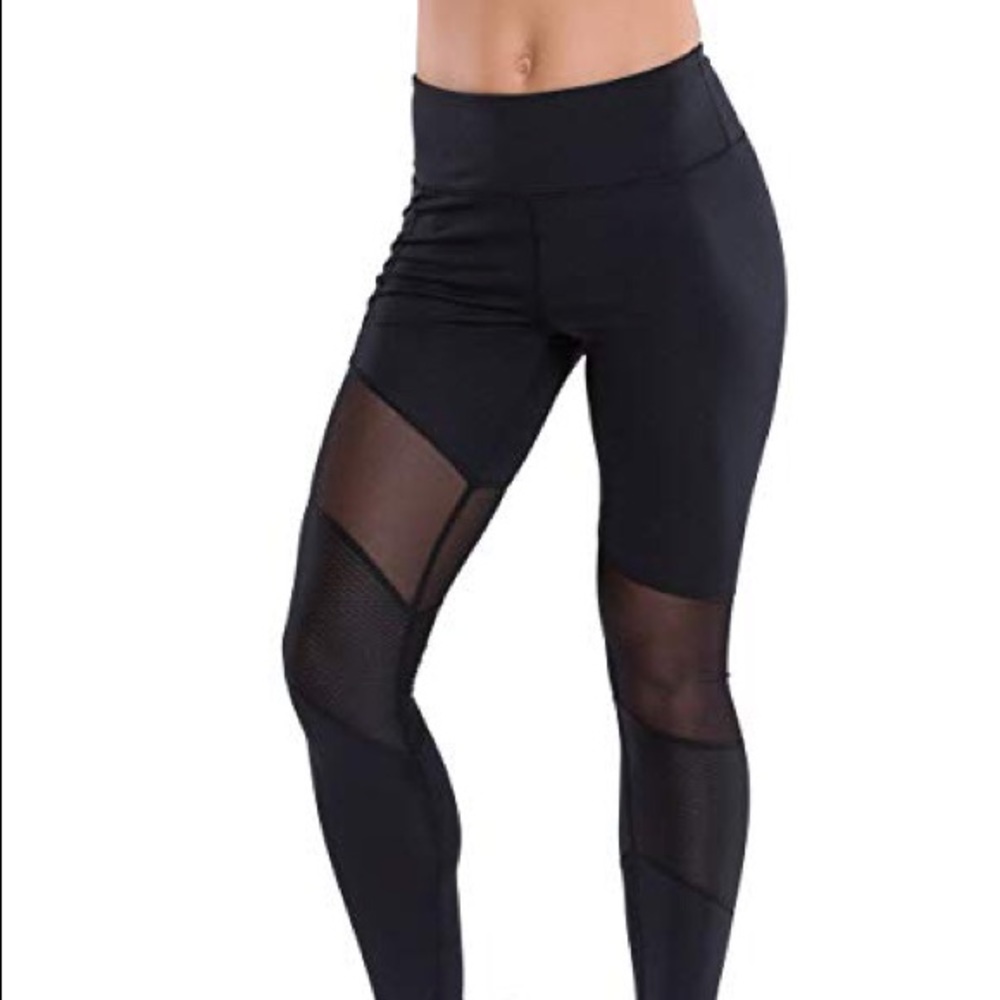 Black TLF leggings with pocket! 🖤